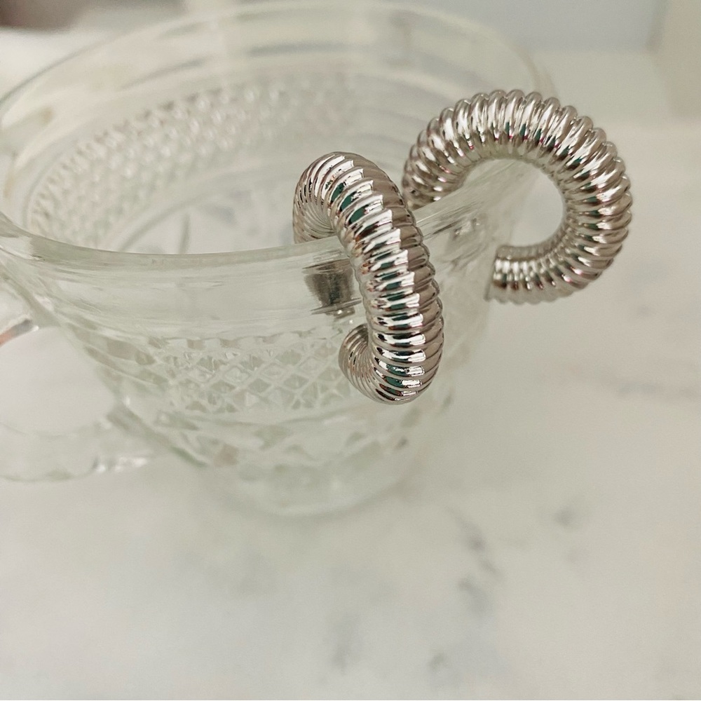 Twisted Hoops - Picture 8 of 10